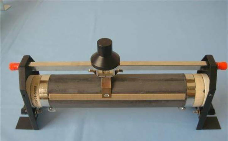 根据电力电容器的电阻值大小的不同进行分析比较1