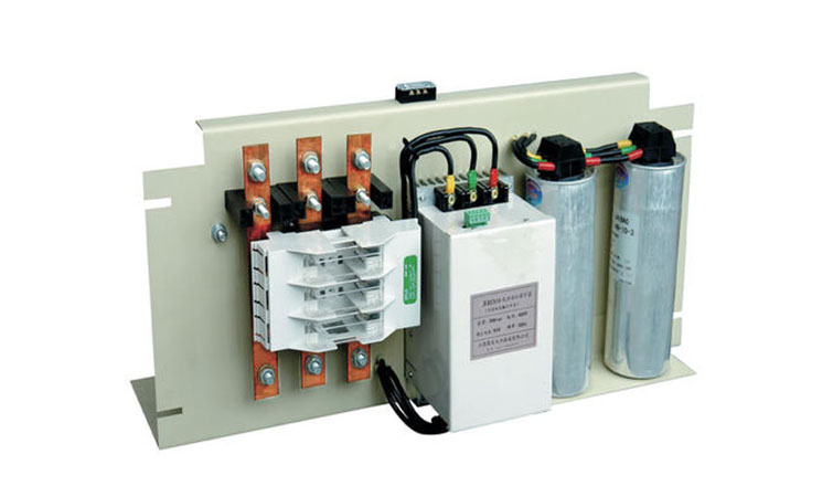 处理故障自愈式并联电容器时的安全注意事项1