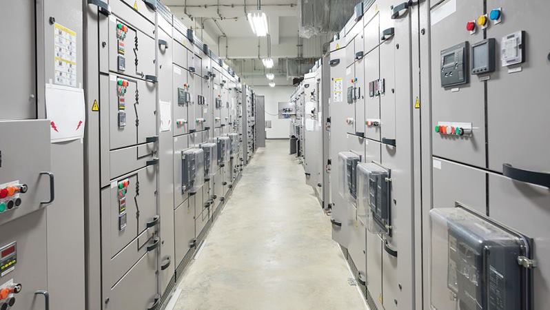 并联电力电容器可以在配电室