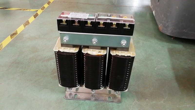 补偿柜电容器需要配备电抗器
