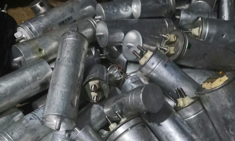 电力电容器运行时过电压损坏 电力电容器运行时过电压损坏