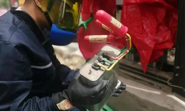 电力电容器