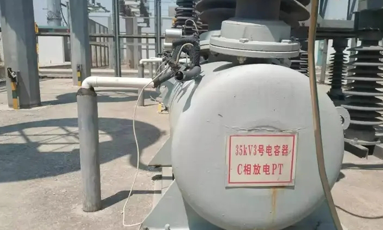 低压电容器在进行操作时的注意事项 低压电容器在进行操作时的注意事项