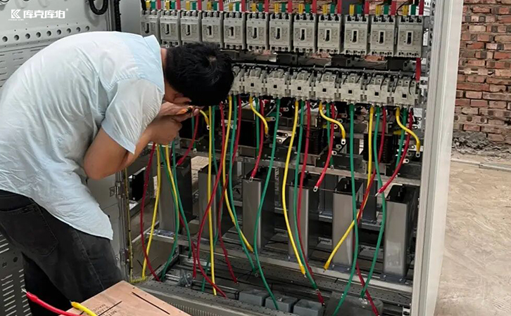 电力补偿电容器