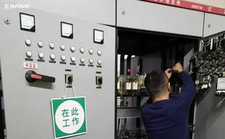 电力电容器
