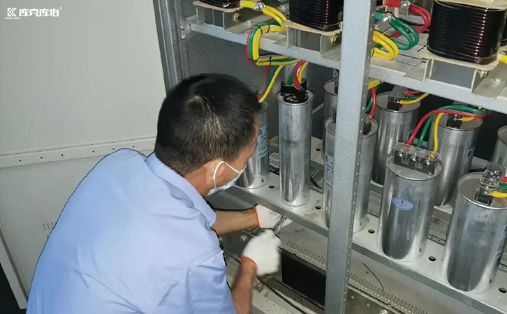 电力电容器