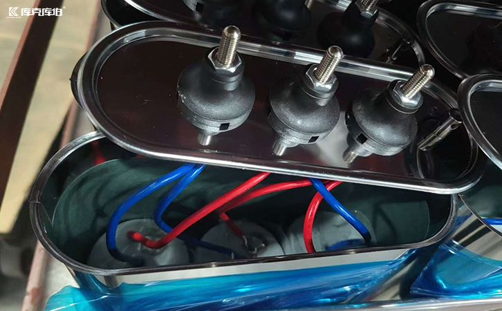 电力电容器